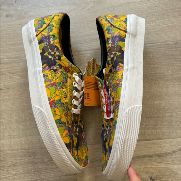 VANS THE BEATLES Yellow Submarine Garden Shoe (NWT)
Size 9 - Picture 4 of 7